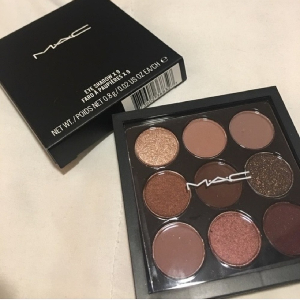 Brand New MAC Burgundy times Nine Eyeshadow Palett